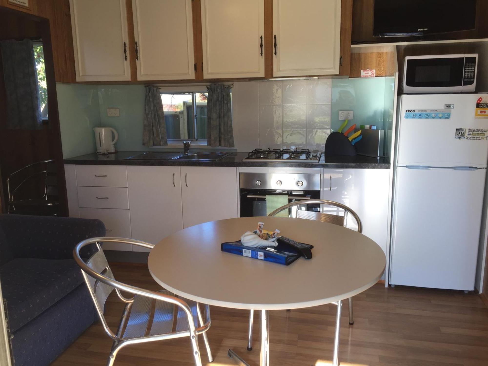 Beachcomber Caravan Park Mallacoota Esterno foto